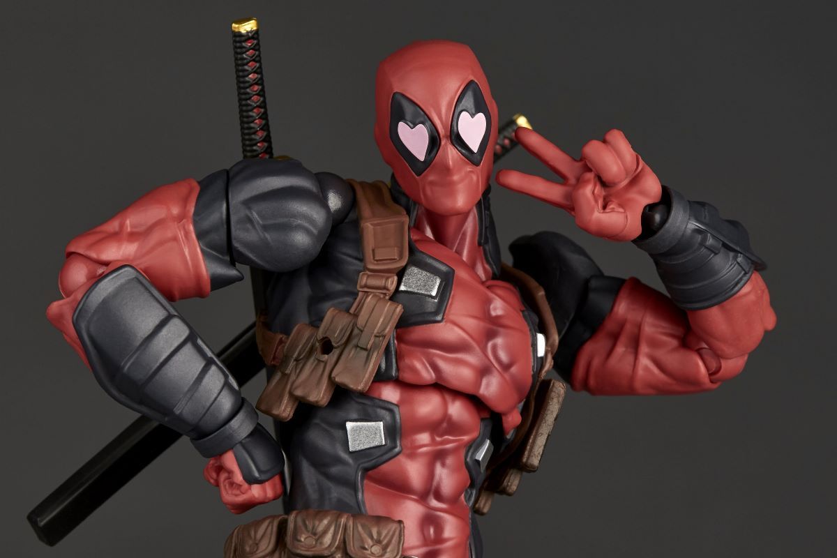 Revoltech Amazing Yamaguchi Deadpool: Deadpool Ver. 2.5