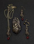 Dragon's Dogma 2 Dragon Hand Piercing (For One Ear) thumbnail 4