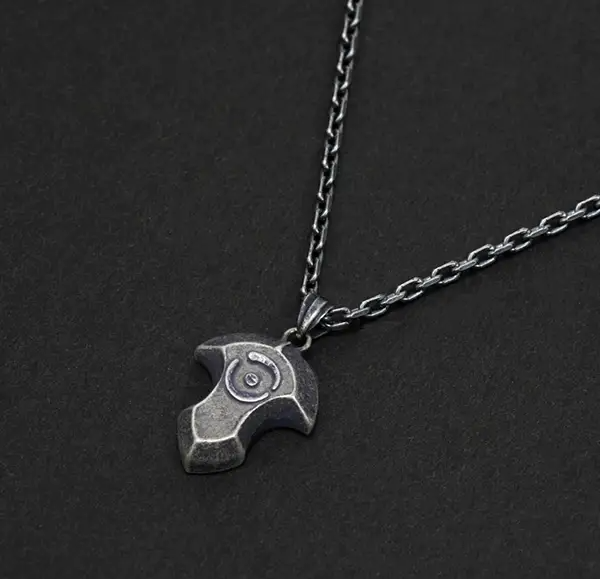 Final Fantasy XIV Silver Pendant Azem's Crystal (Re-run)