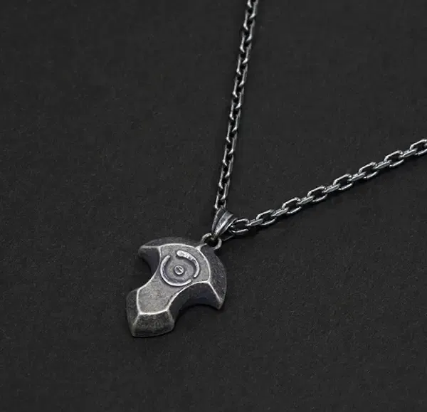 Final Fantasy XIV Silver Pendant Azem's Crystal (Re-run) image 1