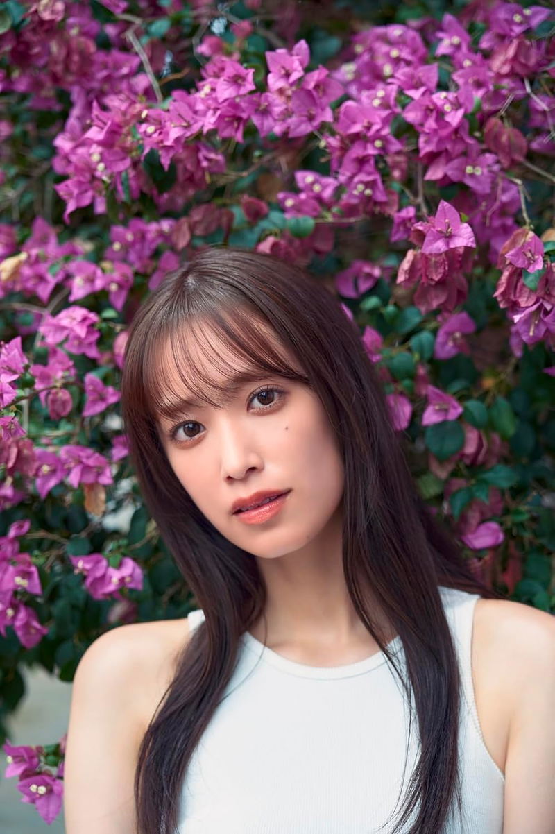 Hinatazaka46 Kumi Sasaki 1st Photo Book: Turning Days image 4