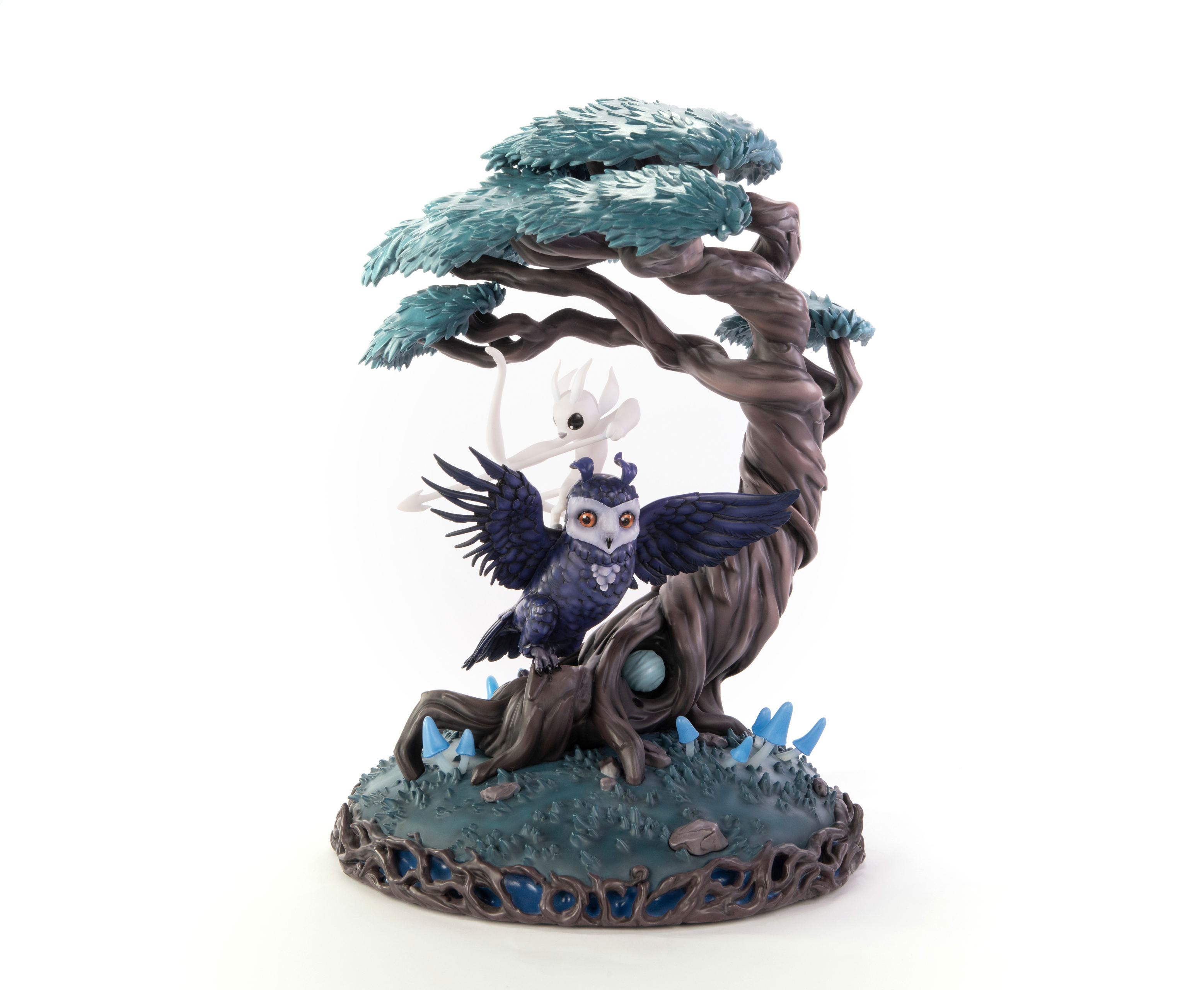 Ori and the Will of the Wisps Resin Statue: Ori and Ku (Night Variation) [Standard Edition] — Import Game Deal