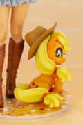 My Little Pony 1/7 Scale Pre-Painted Figure: Bishoujo Applejack (Re-run) thumbnail 15