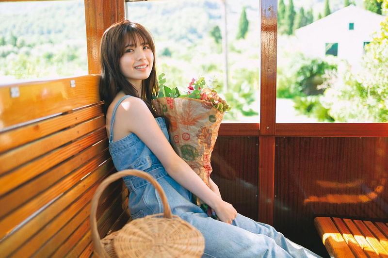 Nogizaka46 Ayame Tsutsui First Photo Book: Kanjo No Sukima image 2
