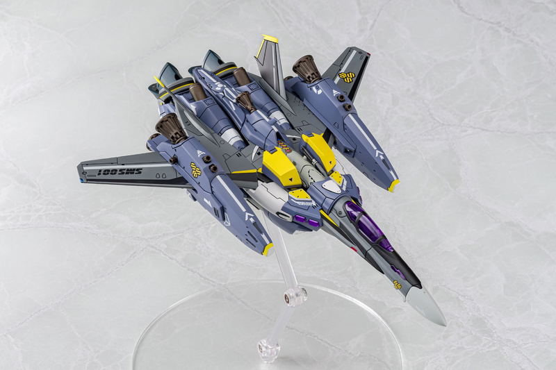 V.F.G. Macross Frontier Plastic Model Kit: VF-25S Super Messiah image 16
