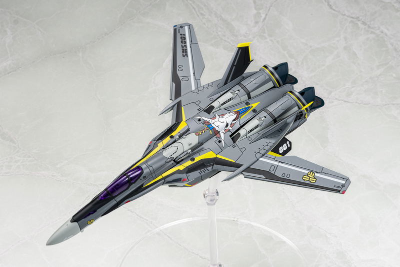 V.F.G. Macross Frontier Plastic Model Kit: VF-25S Super Messiah image 24