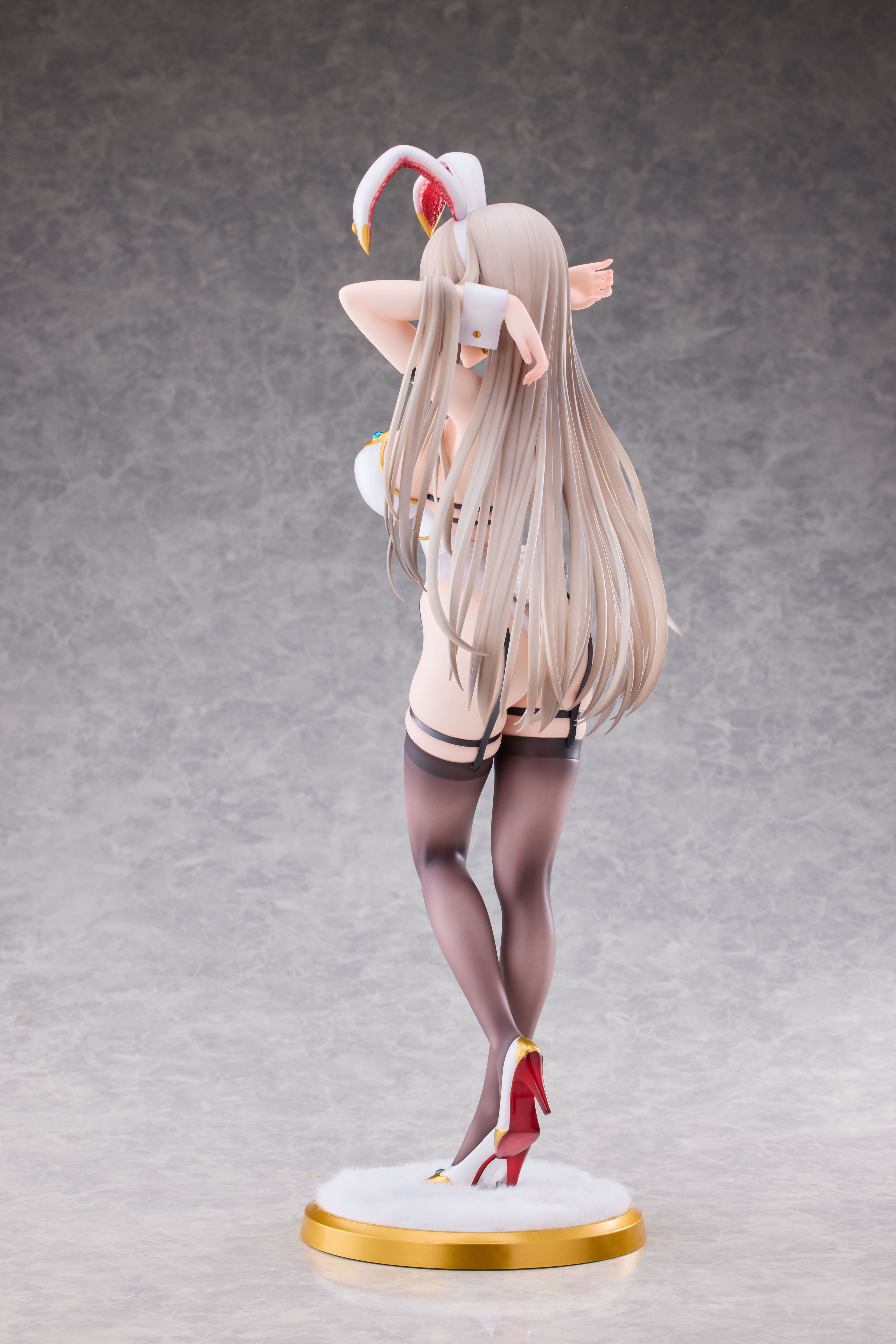 Original Character 1/4 Scale Pre-Painted Figure: White Bunny Girl Sister