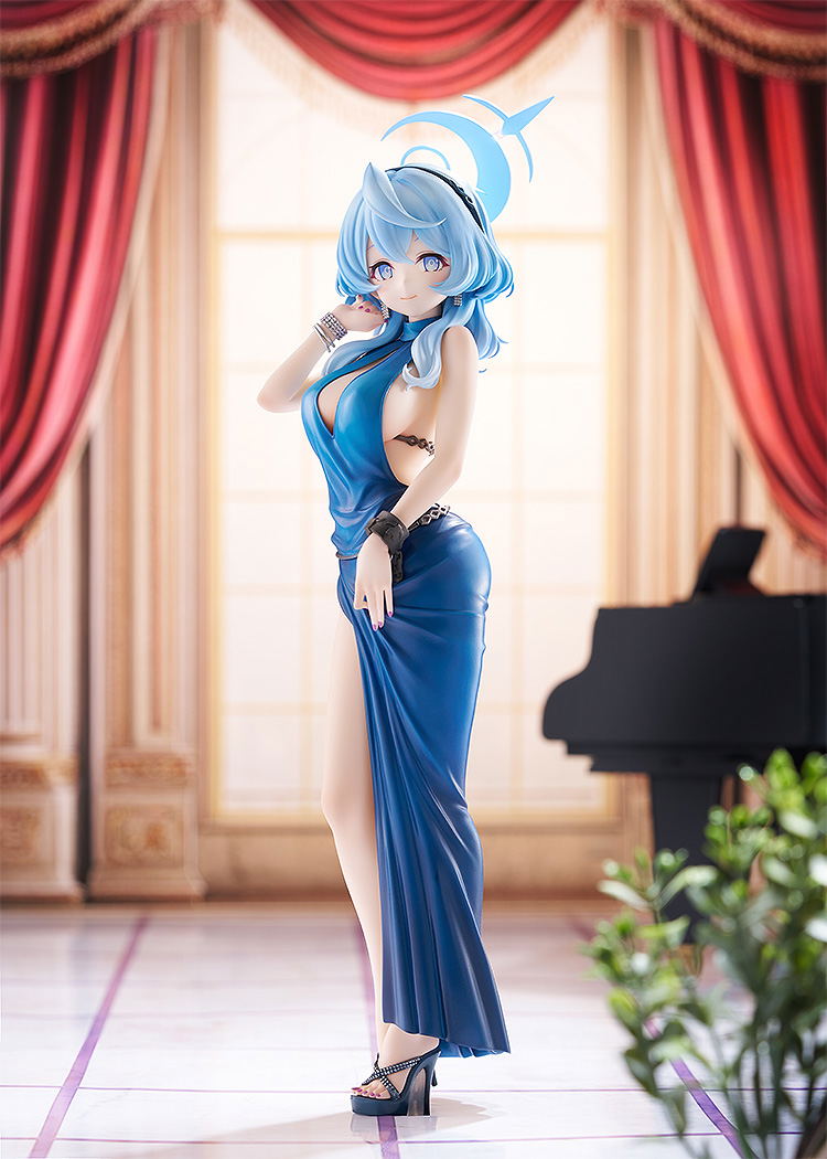 Blue Archive 1/7 Scale Pre-Painted Figure: Ako (Dress)