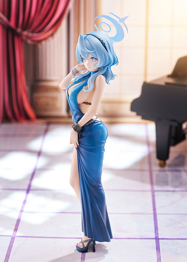 Blue Archive 1/7 Scale Pre-Painted Figure: Ako (Dress)