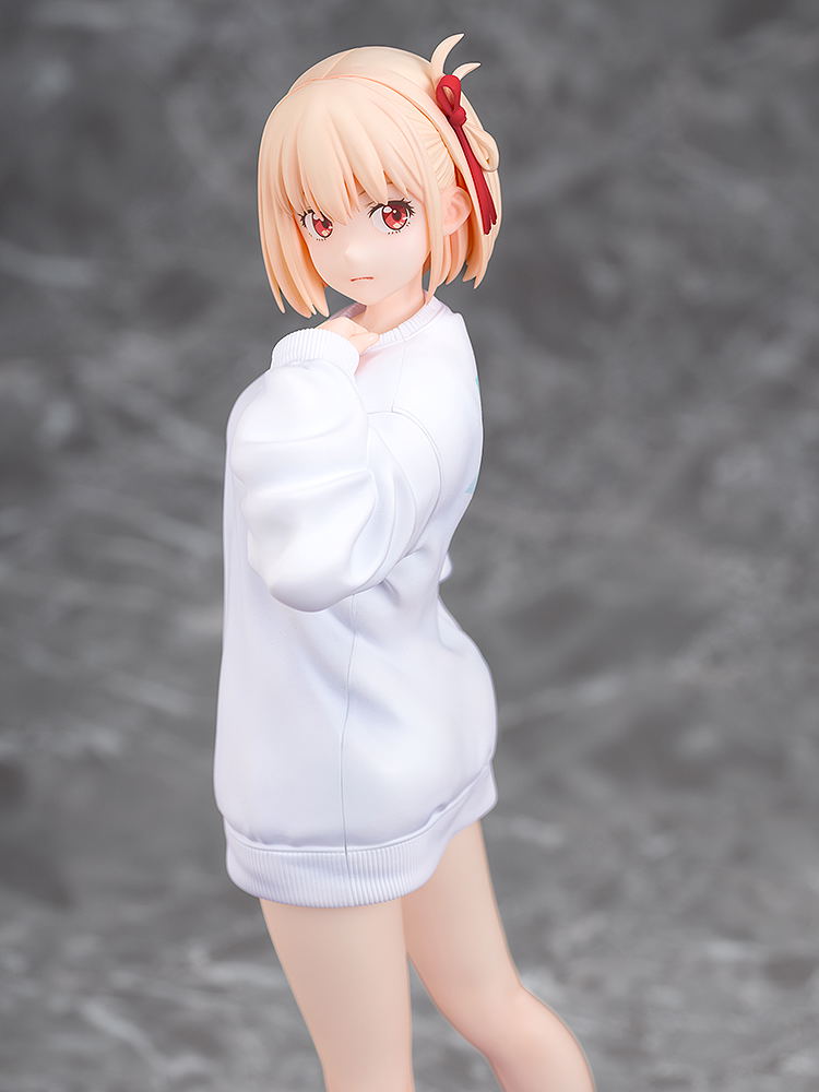 Lycoris Recoil 1/7 Scale Pre-Painted Figure: Nishikigi Chisato Oversized Sweatshirt Ver. image 7