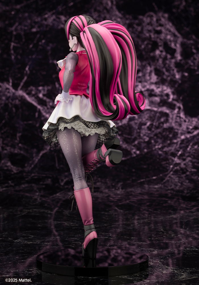 Monster High 1/7 Scale Pre-Painted Figure: Bishoujo Draculaura image 4