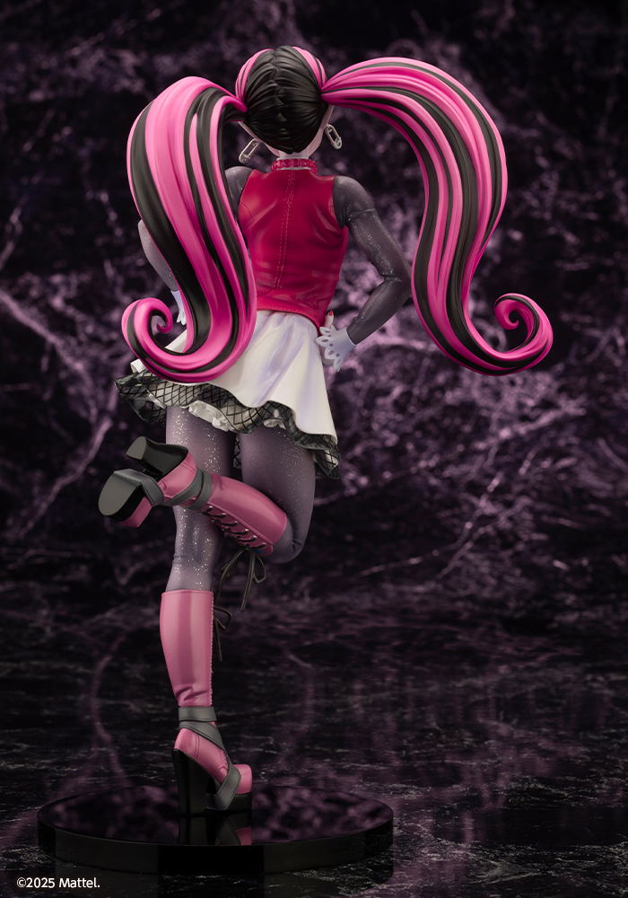 Monster High 1/7 Scale Pre-Painted Figure: Bishoujo Draculaura image 5