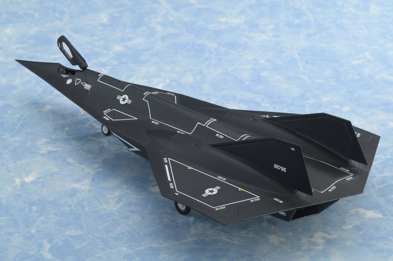 Top Gun Maverick 1/72 Scale Plastic Model Kit: Dark Star image 7