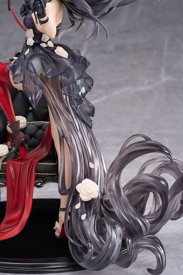 Knives Out 1/7 Scale Pre-Painted Figure: Diane Banquet Dance image 7