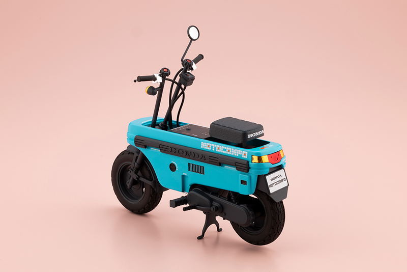 Megami Device Plastic Model Kit: Buster Doll Knight Alice with Honda AB12 Motocompo image 10