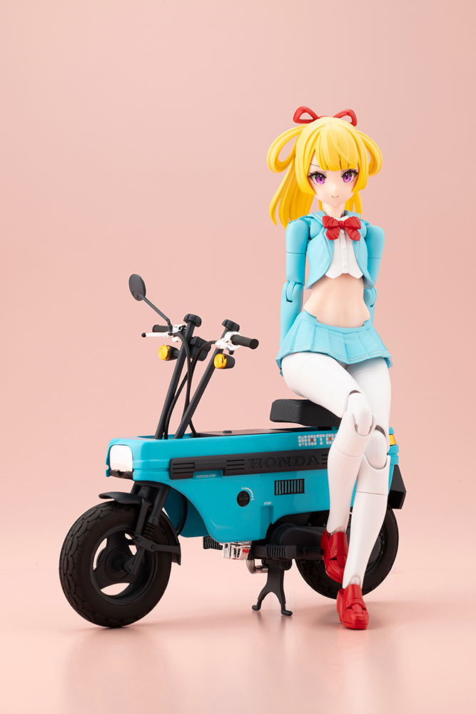 Megami Device Plastic Model Kit: Buster Doll Knight Alice with Honda AB12 Motocompo image 2