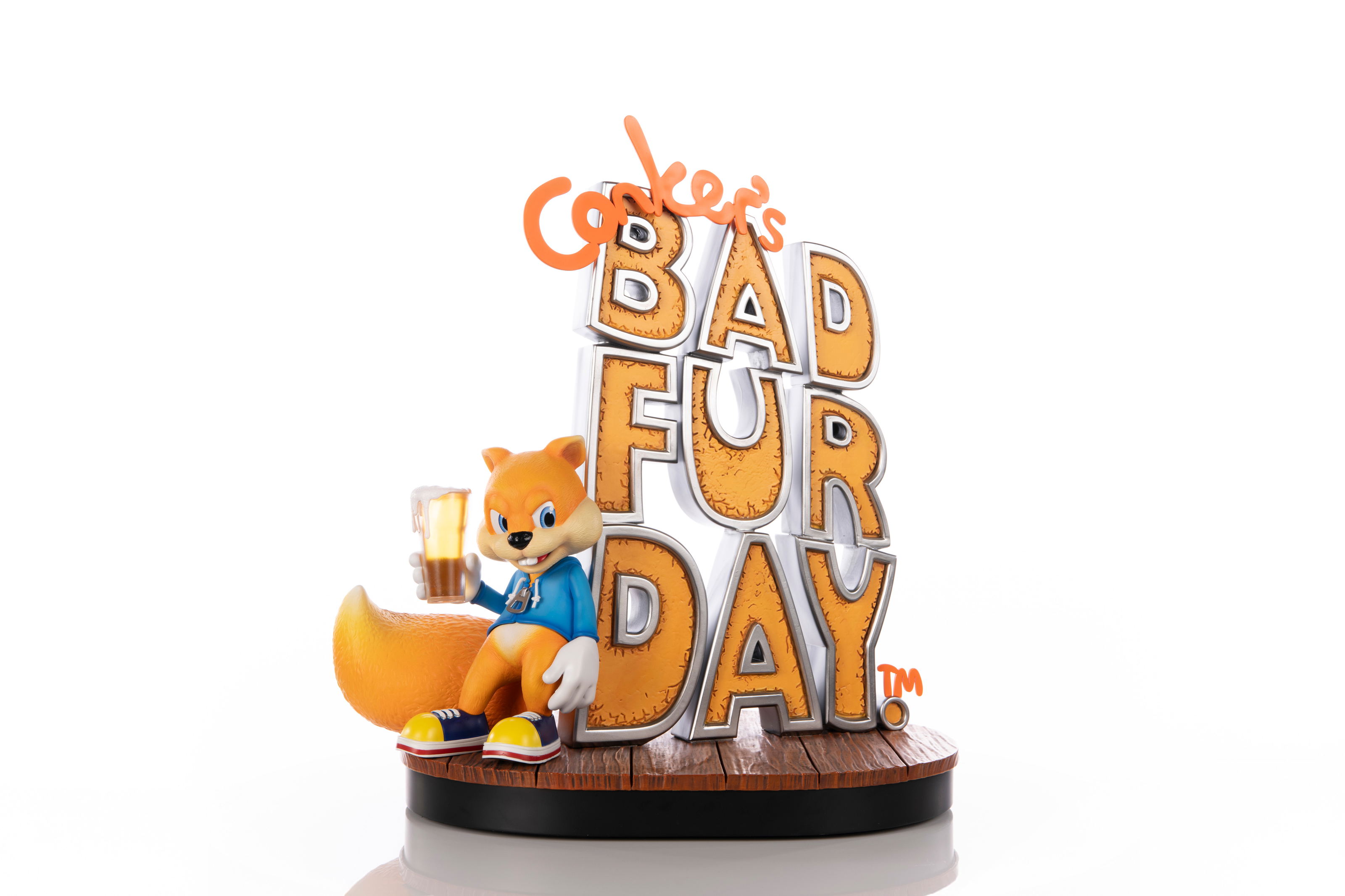 Conker Resin Statue: Conker's Bad Fur Day Game Cover [Standard Edition]