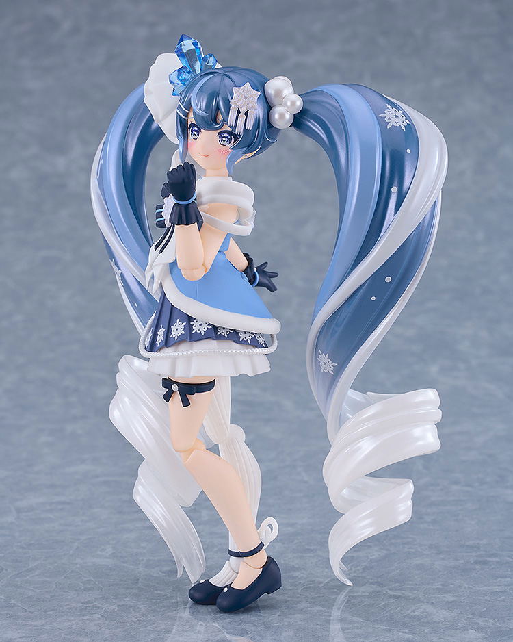 figma No. 669 Character Vocal Series 01 Hatsune Miku: Snow Miku Crystal Snow Ver. image 4
