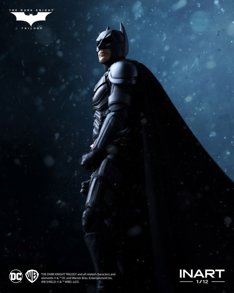 The Dark Knight Rises 1/12 Scale Action Figure: Batman (The Dark Knight Rises) DX Edition (Re-run) image 3