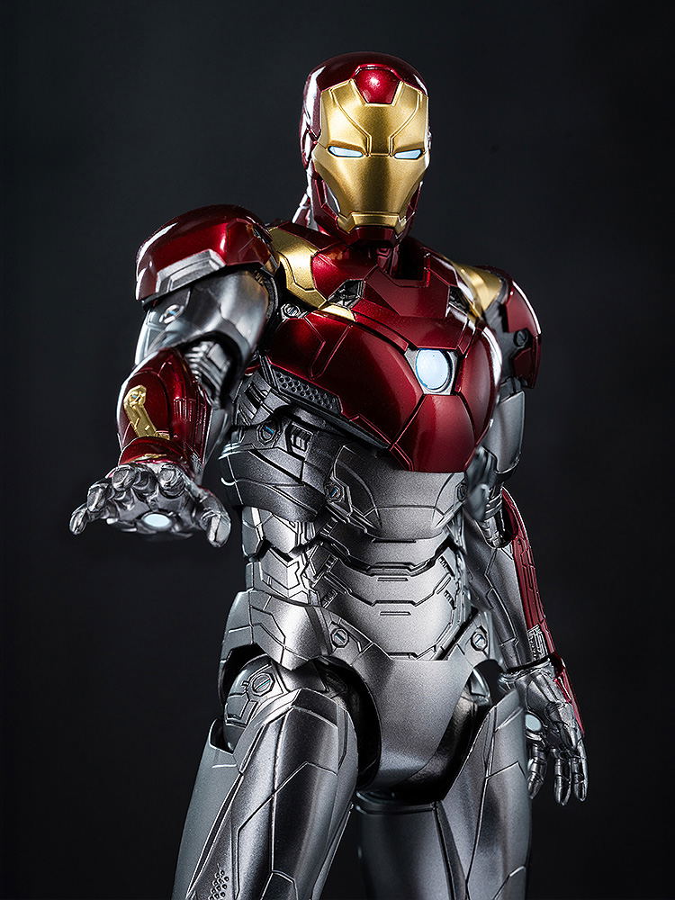 Spider-Man Homecoming 1/12 Scale Pre-Painted Action Figure: DLX Iron Man Mark 47 image 9