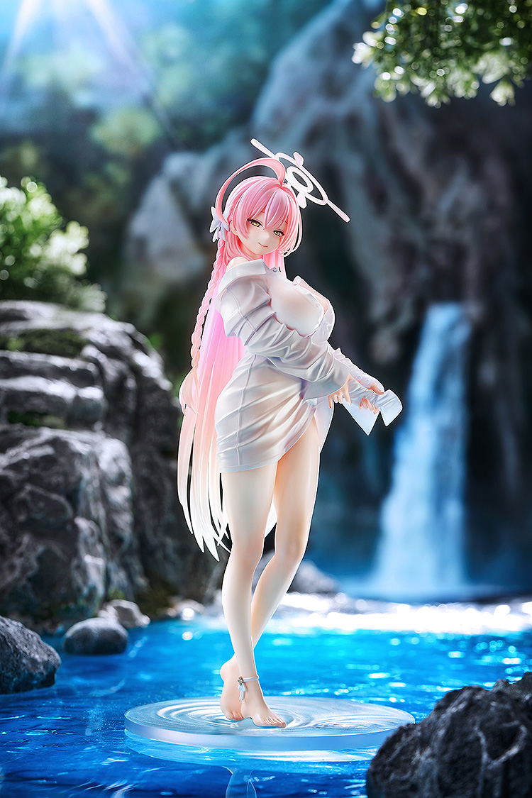 Blue Archive 1/7 Scale Pre-Painted Figure: Hanako (Swimsuit) image 8