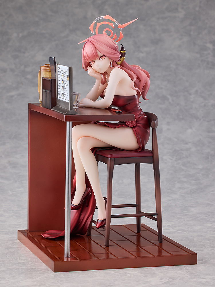 Blue Archive 1/7 Scale Pre-Painted Figure: Aru (Dress) Memorial Lobby Ver. image 2