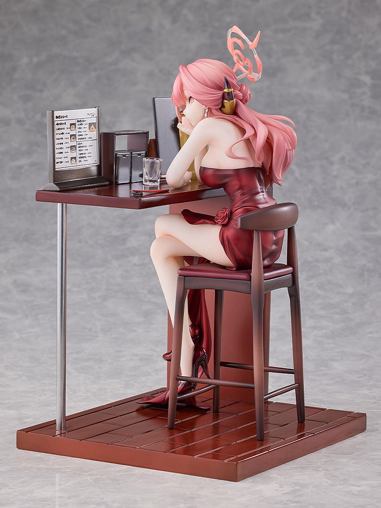 Blue Archive 1/7 Scale Pre-Painted Figure: Aru (Dress) Memorial Lobby Ver. image 3