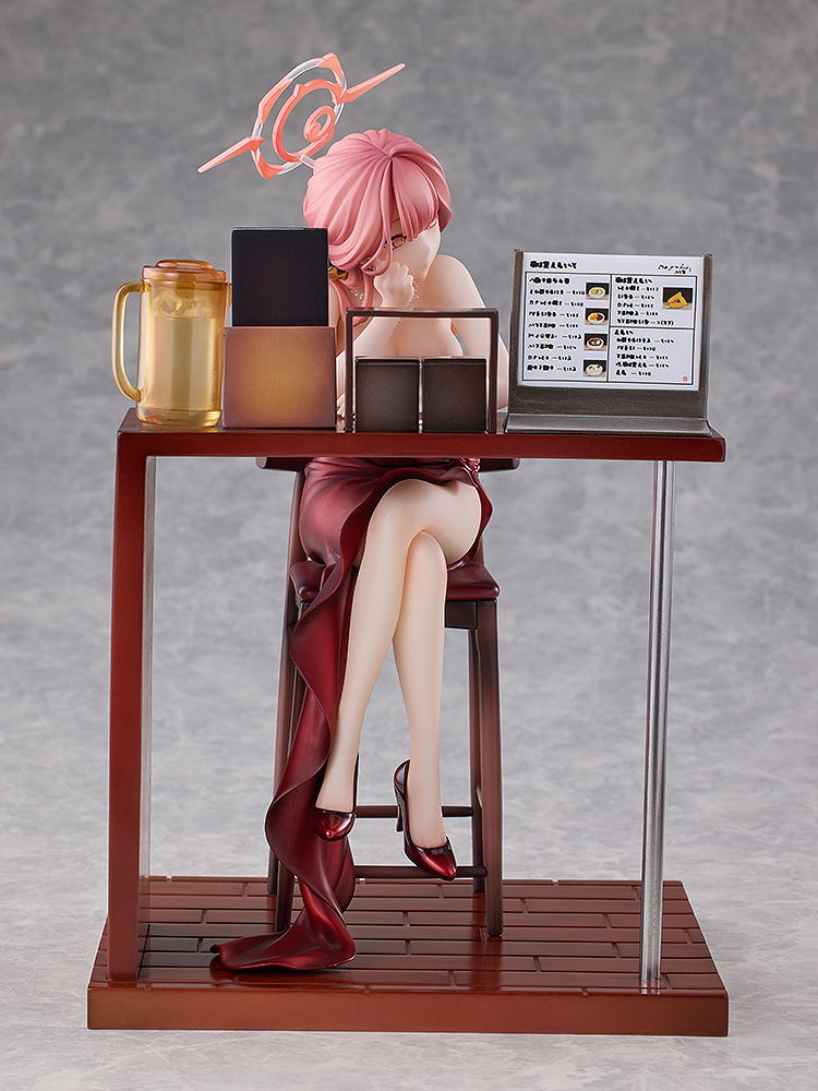 Blue Archive 1/7 Scale Pre-Painted Figure: Aru (Dress) Memorial Lobby Ver. image 5