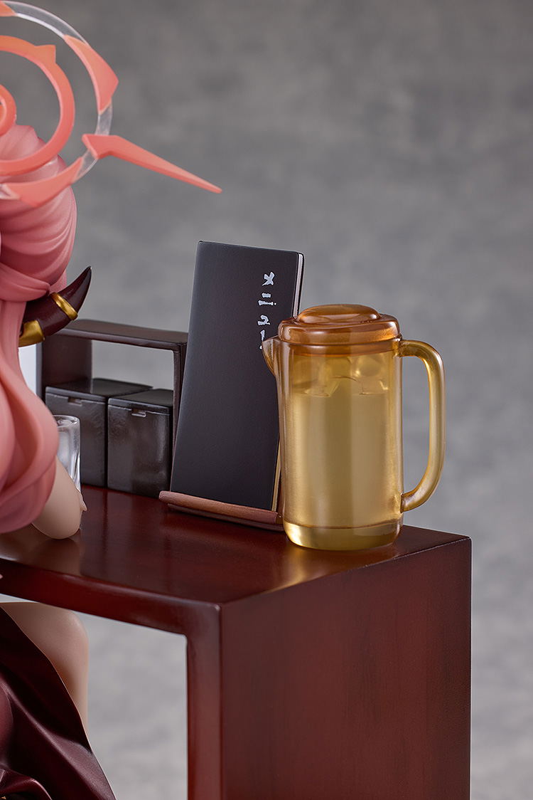 Blue Archive 1/7 Scale Pre-Painted Figure: Aru (Dress) Memorial Lobby Ver. image 9