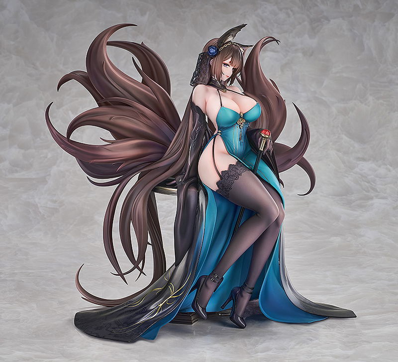 Azur Lane 1/7 Scale Pre-Painted Figure: Amagi Throne of Fallen Petals Ver. image 3