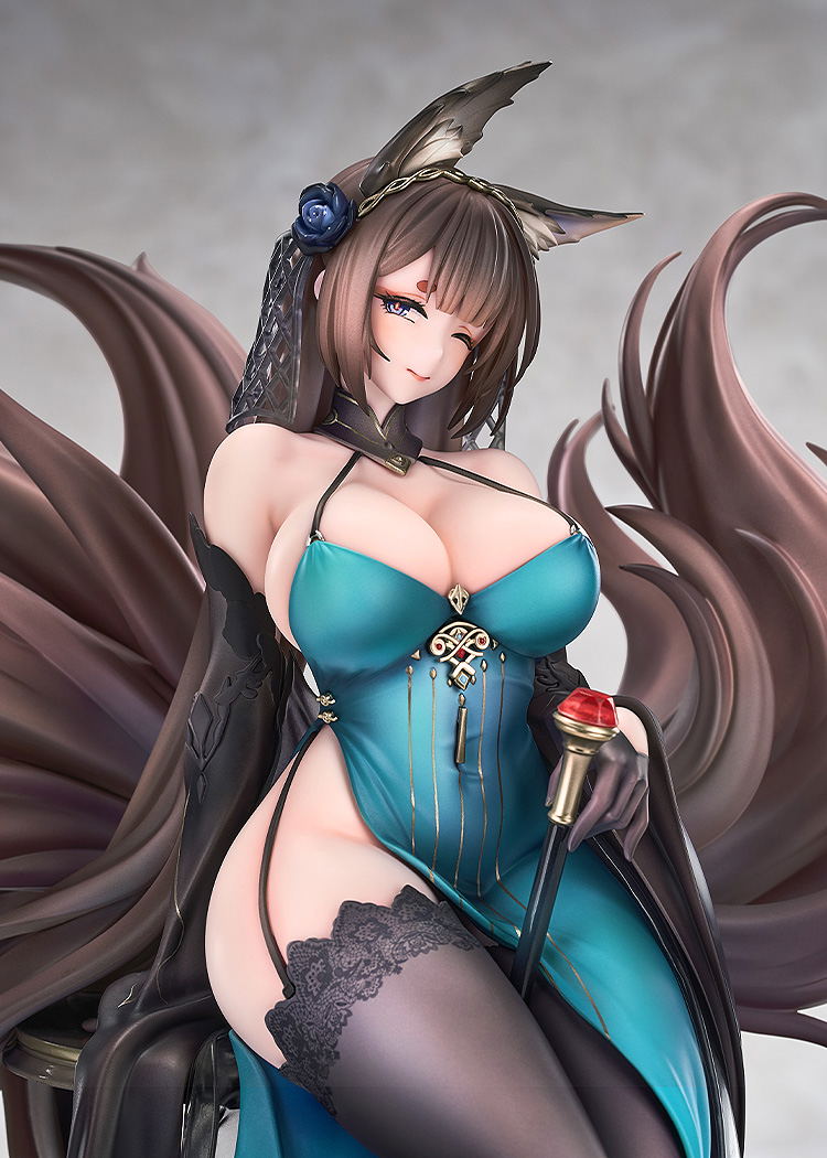 Azur Lane 1/7 Scale Pre-Painted Figure: Amagi Throne of Fallen Petals Ver. image 6