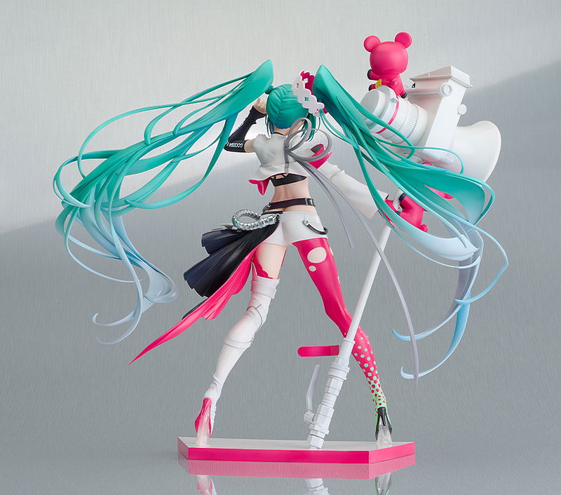 Hatsune Miku GT Project 1/7 Scale Pre-Painted Figure: Racing Miku 2025 Ver. image 4
