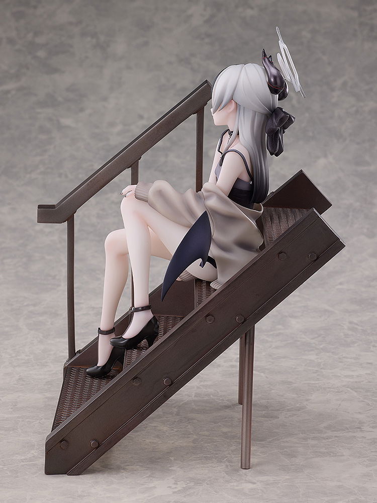 Blue Archive 1/7 Scale Pre-Painted Figure: Kayoko (Dress) Memorial Lobby Ver. image 3