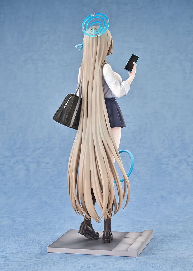 Blue Archive 1/7 Scale Pre-Painted Figure: Asuna (School) Memorial Lobby Ver. image 4