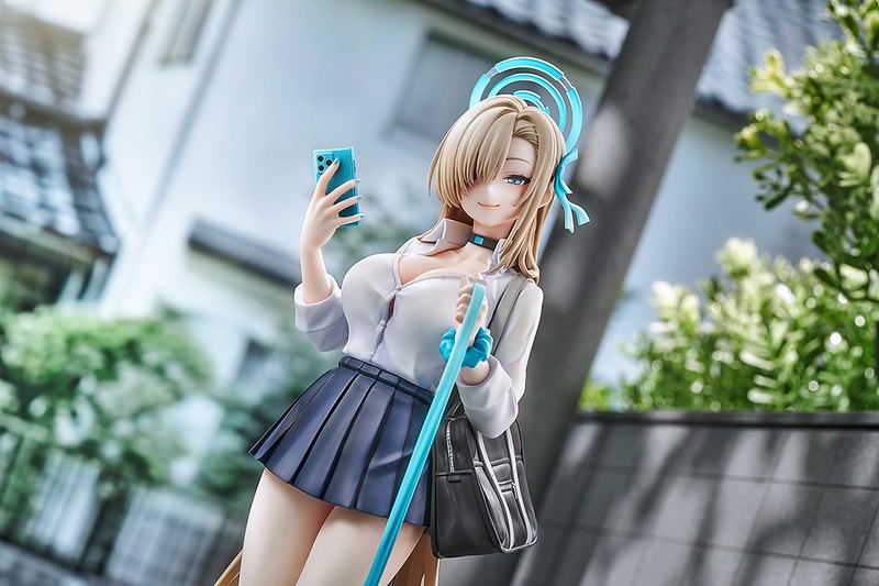 Blue Archive 1/7 Scale Pre-Painted Figure: Asuna (School) Memorial Lobby Ver. image 9