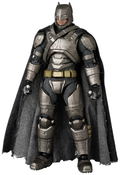 Mafex Batman v Superman Dawn of Justice: Armored Batman Ver. 1.5 thumbnail 3