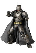 Mafex Batman v Superman Dawn of Justice: Armored Batman Ver. 1.5 thumbnail 6