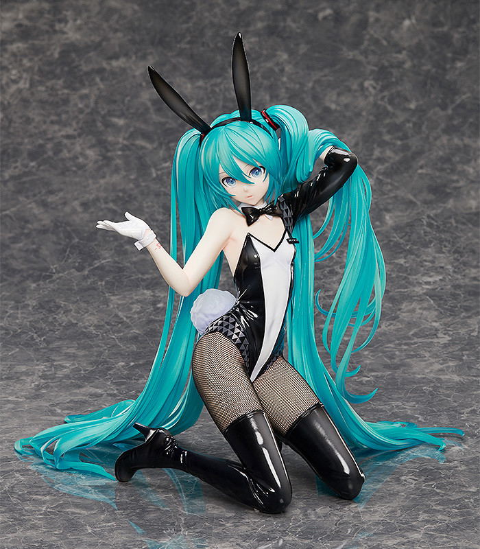 Character Vocal Series 01 Hatsune Miku 1/4 Scale Pre-Painted Figure: Hatsune Miku Bunny Ver. Art by SanMuYYB (Re-run) image 2