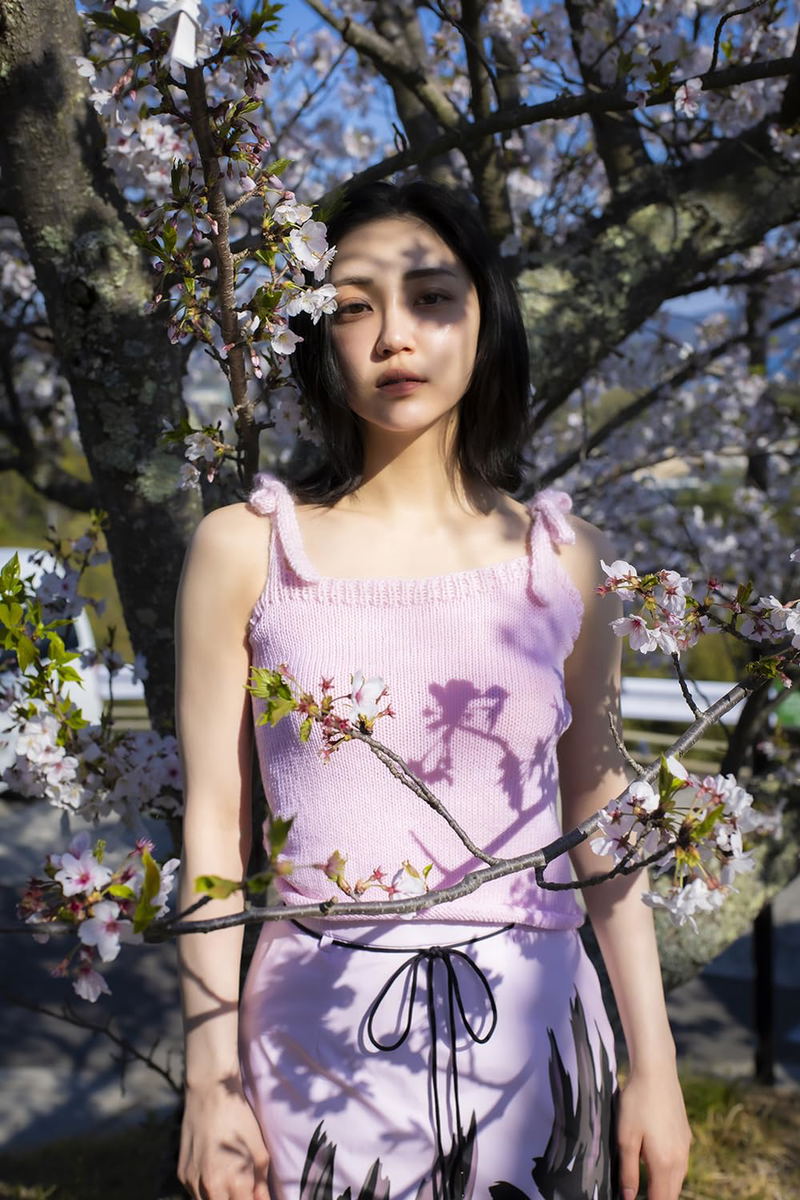 Kasumi Yamaya Photobook: Enkyori, Genzai Koko. image 3