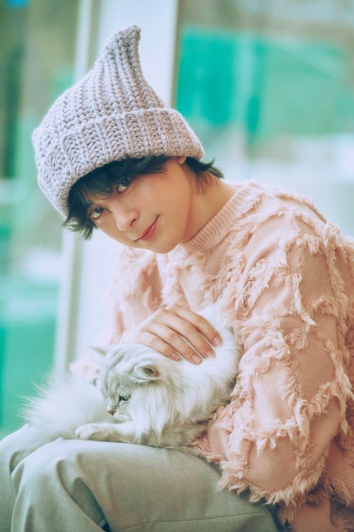 Shion Otomo First Photo Book image 5