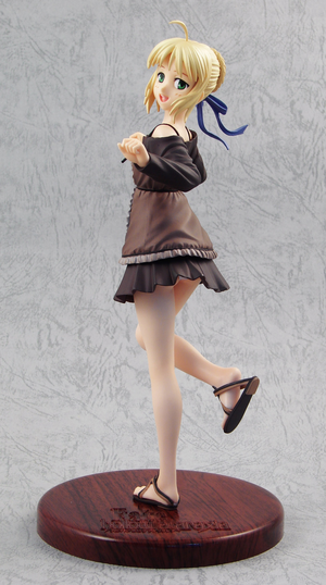 Fate/Hollow Ataraxia 1/8 Scale Pre-Painted PVC Figure: Saber (New Costume Version)_