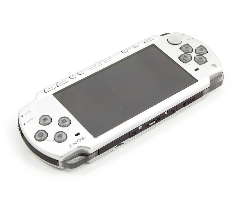 PSP PlayStation Portable Slim & Lite - Crisis Core: Final Fantasy VII Bundle image 12