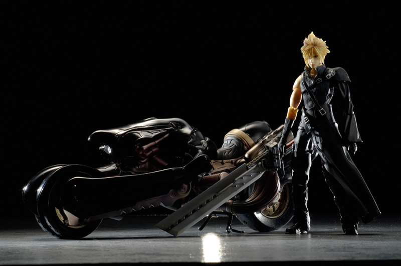 Final Fantasy VII Advent Children - Play Arts: Cloud Strife & Fenrir image 10