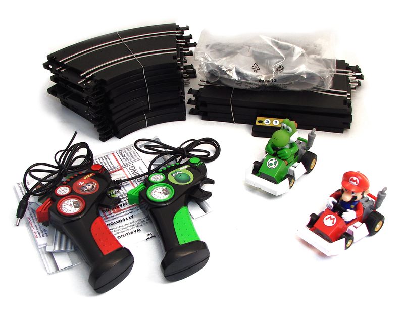 Mario Kart DS Mario vs Yoshi Race Set image 3