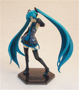 Vocaloid 1/8 Scale Pre-Painted PVC Figure: Miku Hatsune (Re-run)