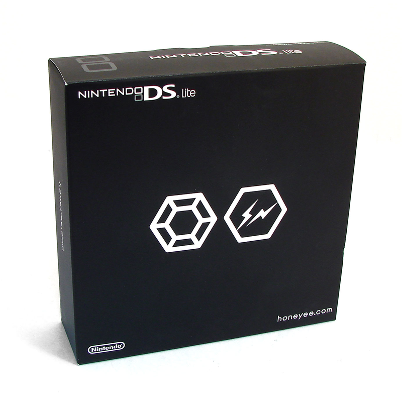 Nintendo DS Lite (honeyee.com x fragment Special Edition) - 110V image 2