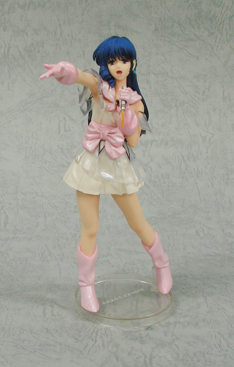 Macross Non Scale Pre-Painted PVC Figure: Lynn Minmay image 2