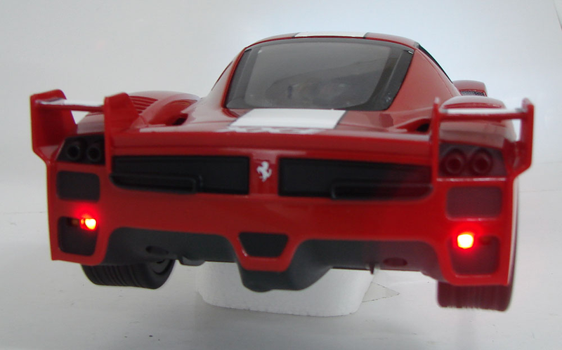 Silverlit 1/16 Scale R/C Ferrari FXX image 5