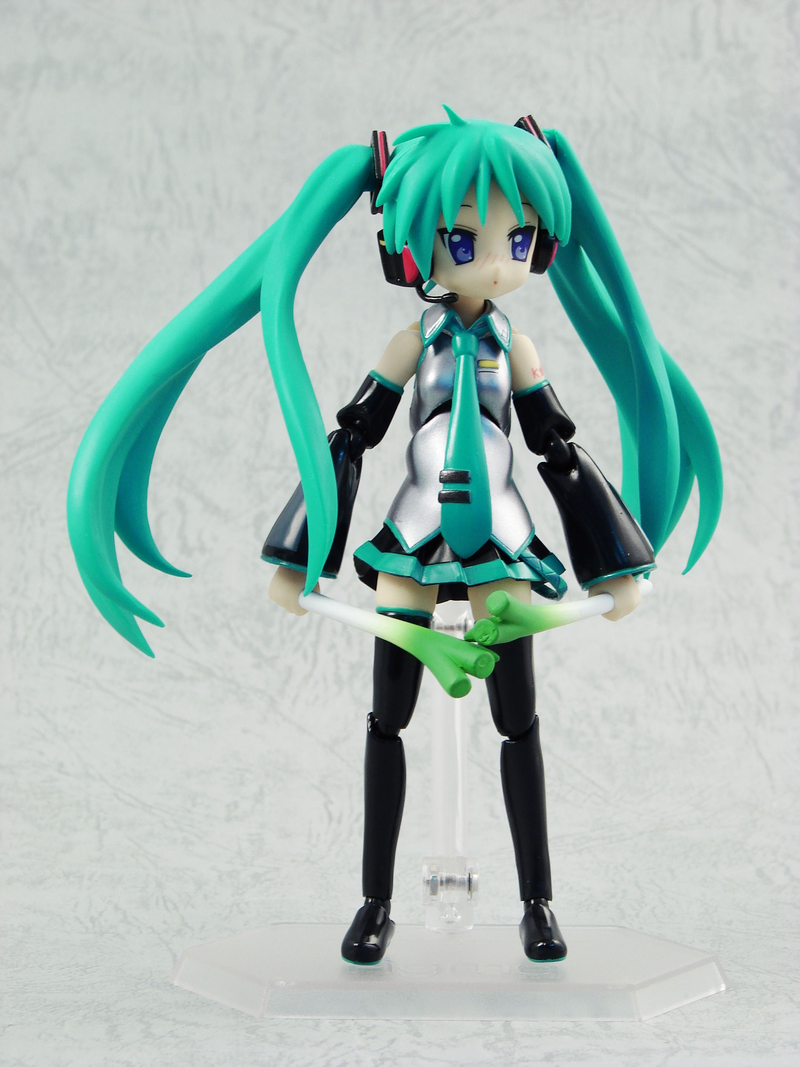 Lucky Star: Character Vocal Series 01 Non Scale Pre-Painted PVC Figure: figma Hiiragi Kagami (Cosplay Version) image 6