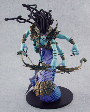 World of Warcraft Series 4 Pre-Painted Figure: Lady Vashj (Delux Version)
